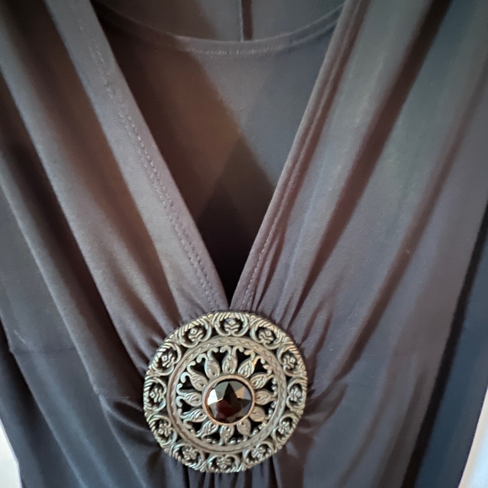 🤩 $5 SALE! 🤩 Elementz “2-Fer Twinset” sleeveless black medallion dress - Picture 4 of 8